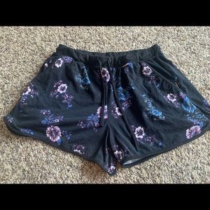 Simple flower mudd shorts with pockets